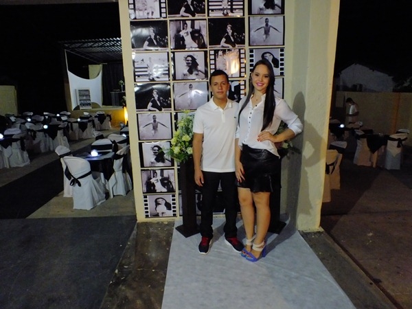 Festa de 15 anos com grande estilo em Dom Expedito Lopes - Imagem 2