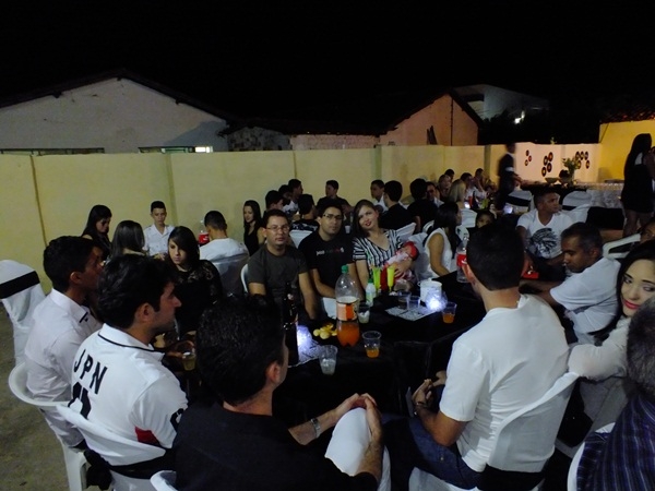 Festa de 15 anos com grande estilo em Dom Expedito Lopes - Imagem 61