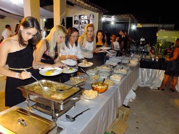 Festa de 15 anos com grande estilo em Dom Expedito Lopes - Imagem 55