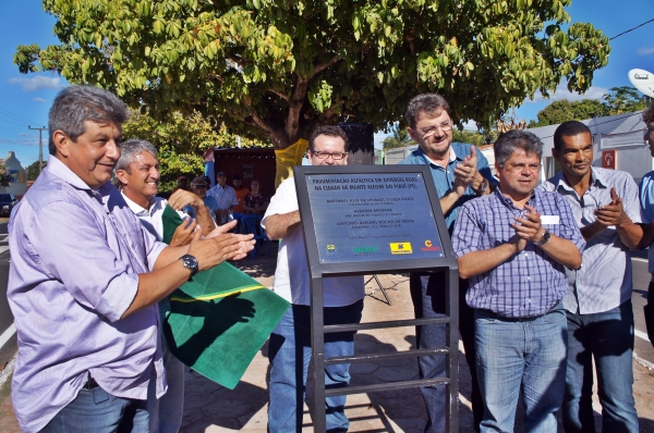  Prefeito Davinelson recebe comitiva do Governador para inaugura obra.   - Imagem 28