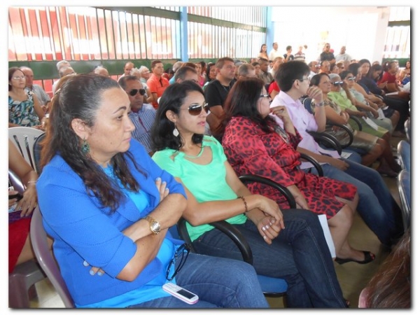 Câmara Municipal realiza Sessão Solene para entrega de títulos de Cidadão inhumense - Imagem 29