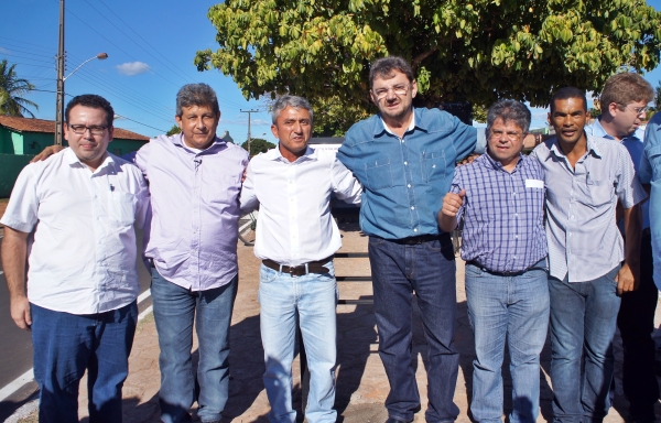  Prefeito Davinelson recebe comitiva do Governador para inaugura obra.   - Imagem 16