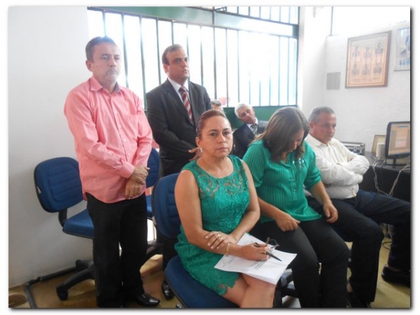 Câmara Municipal realiza Sessão Solene para entrega de títulos de Cidadão inhumense - Imagem 9