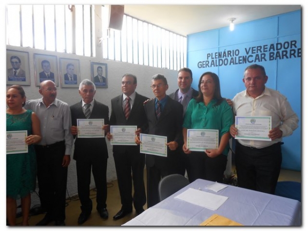 Câmara Municipal realiza Sessão Solene para entrega de títulos de Cidadão inhumense - Imagem 50