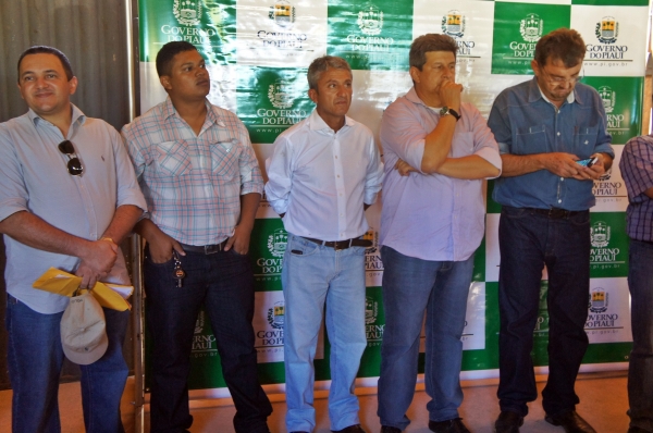  Prefeito Davinelson recebe comitiva do Governador para inaugura obra.   - Imagem 22