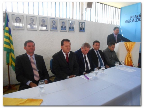 Câmara Municipal realiza Sessão Solene para entrega de títulos de Cidadão inhumense - Imagem 3