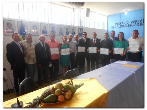 Câmara Municipal realiza Sessão Solene para entrega de títulos de Cidadão inhumense - Imagem 51