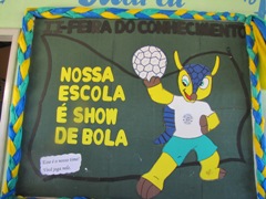 Atualizando: Centro de Ensino Médio promove II Feira do Conhecimento 