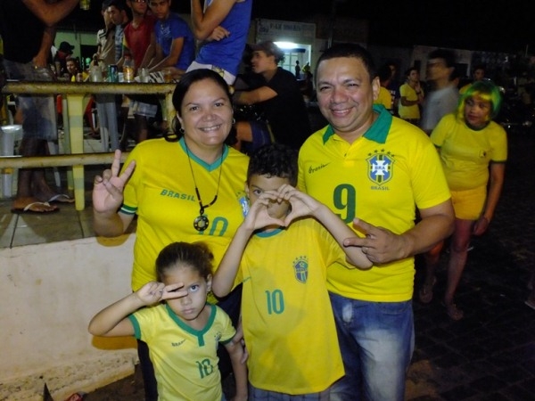 TORCEDORES SE REÚNEM PARA TORCEREM JUNTOS NO CLUBE MUNICIPAL EM DOM EXPEDITO LOPES. - Imagem 16