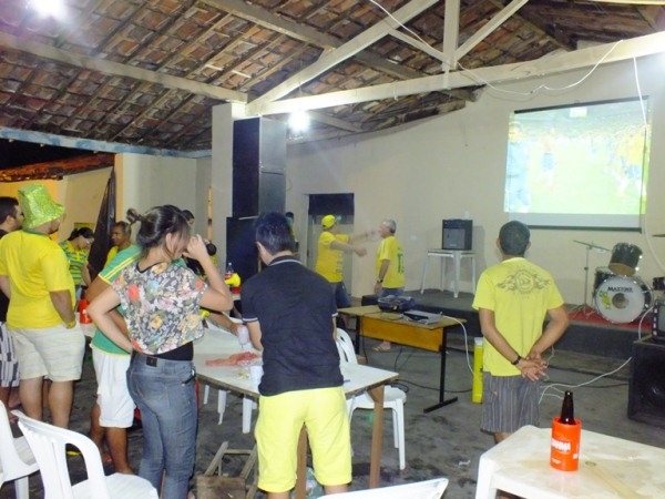 TORCEDORES SE REÚNEM PARA TORCEREM JUNTOS NO CLUBE MUNICIPAL EM DOM EXPEDITO LOPES. - Imagem 45