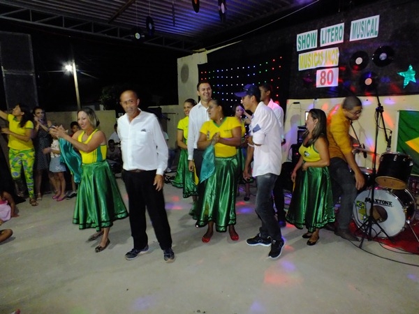 U. E. Dr. João Carvalho realiza show lítero musical - Imagem 5