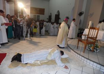 Cerimônia de Ordenação Presbiteral do agora Padre Jailton Pinheiro emociona público  