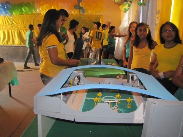 Atualizando: Centro de Ensino Médio promove II Feira do Conhecimento  - Imagem 6