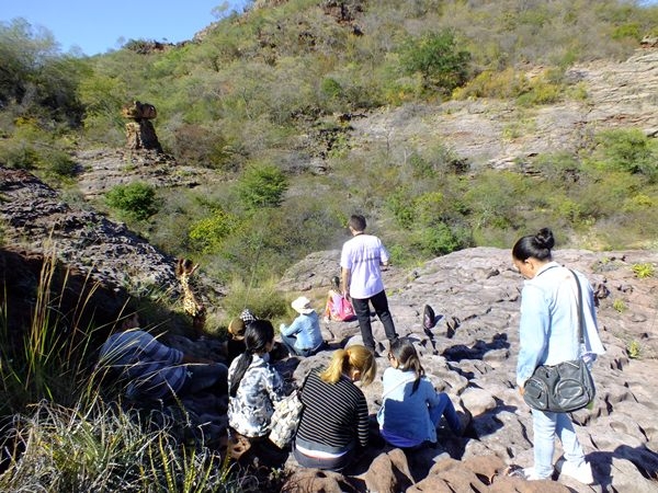 Alunos da turma de História da FADESB, visitam pontos turísticos e históricos da cidade - Imagem 11