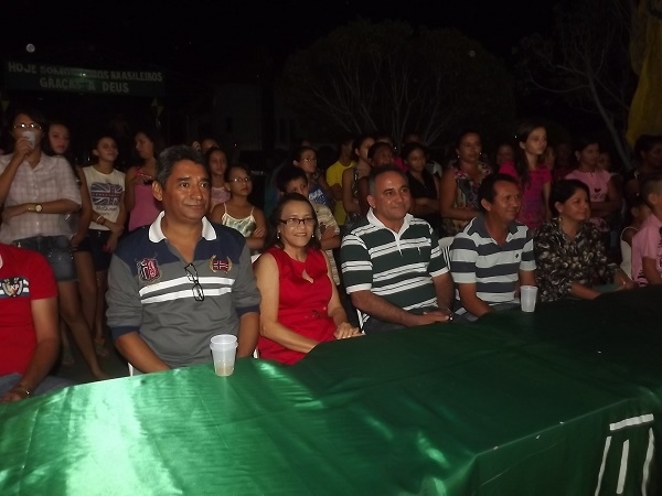 FOTOS: 1ª noite do festival de quadrilhas de Caxingó reúne multidão  - Imagem 1