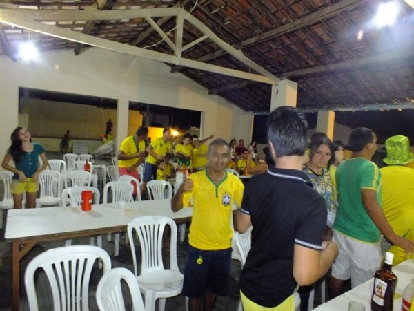 TORCEDORES SE REÚNEM PARA TORCEREM JUNTOS NO CLUBE MUNICIPAL EM DOM EXPEDITO LOPES. - Imagem 50