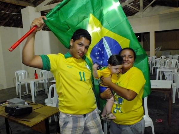 TORCEDORES SE REÚNEM PARA TORCEREM JUNTOS NO CLUBE MUNICIPAL EM DOM EXPEDITO LOPES. - Imagem 33