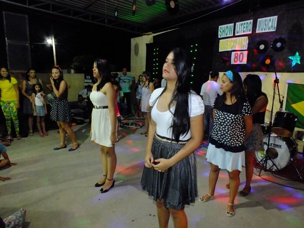 U. E. Dr. João Carvalho realiza show lítero musical - Imagem 4