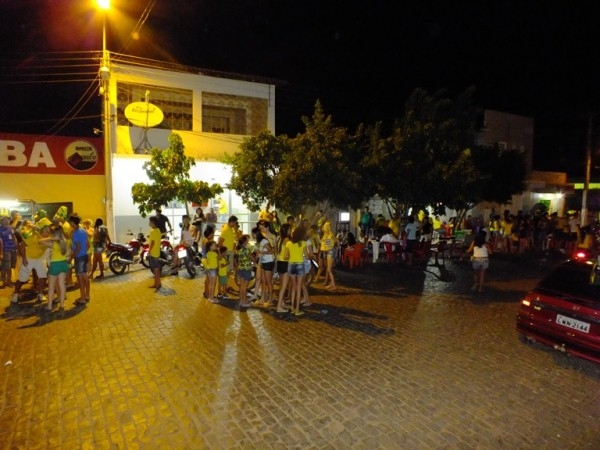 TORCEDORES SE REÚNEM PARA TORCEREM JUNTOS NO CLUBE MUNICIPAL EM DOM EXPEDITO LOPES. - Imagem 21