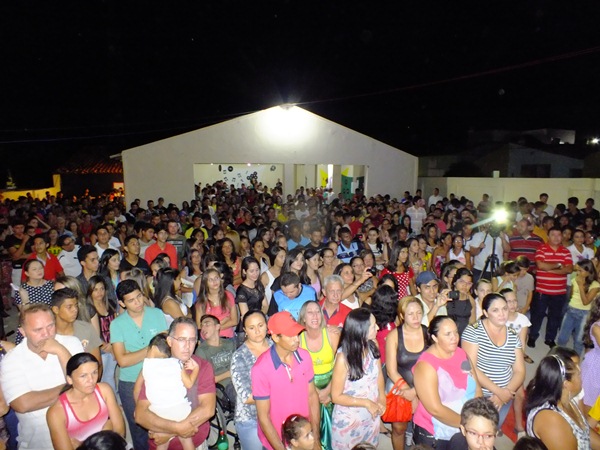 U. E. Dr. João Carvalho realiza show lítero musical