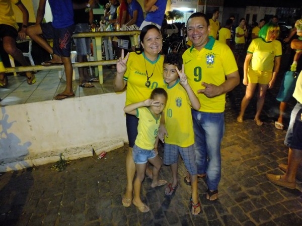 TORCEDORES SE REÚNEM PARA TORCEREM JUNTOS NO CLUBE MUNICIPAL EM DOM EXPEDITO LOPES. - Imagem 17