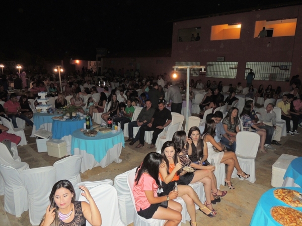 Faculdade Cristo Rei realiza festa de formatura de Biologia e História - Imagem 15