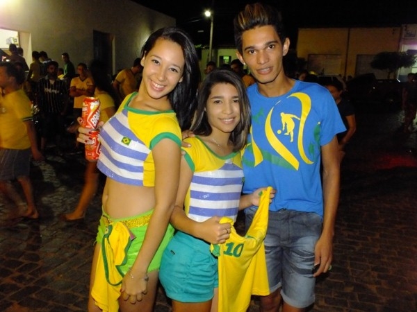 TORCEDORES SE REÚNEM PARA TORCEREM JUNTOS NO CLUBE MUNICIPAL EM DOM EXPEDITO LOPES. - Imagem 22