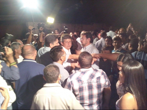 Prefeito Raimundo Ferreira inaugura obras com o governador Zé Filho - Imagem 42