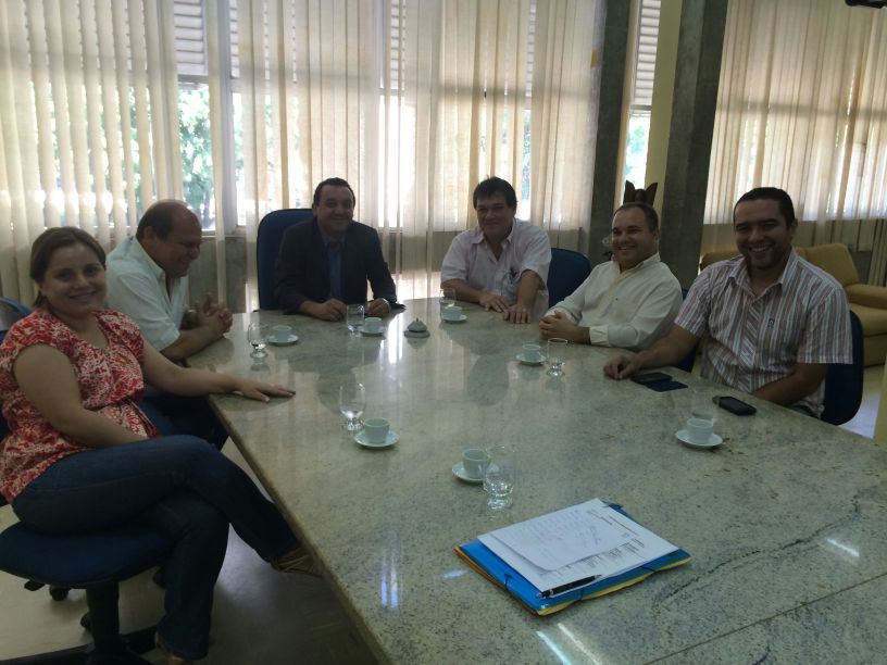 Gustavo Medeiros se reúne com reitoria da Uespi em Teresina