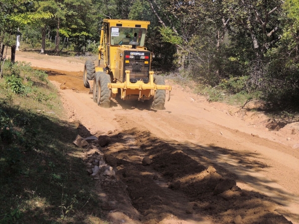 Prefeitura recupera estrada que dá acesso a ponto turístico - Imagem 10