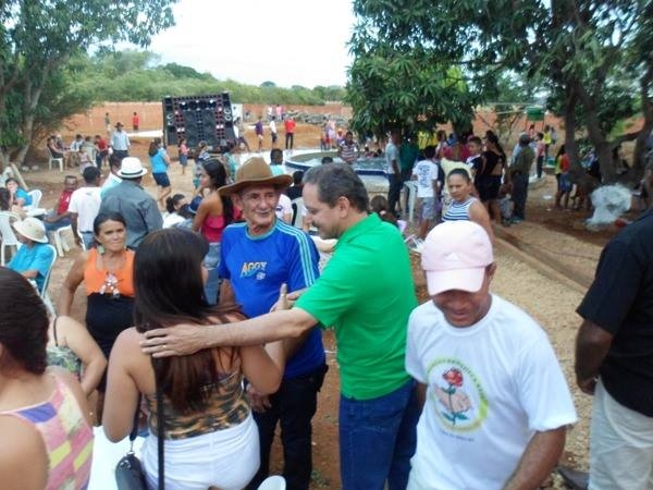 Vanessa Reis recebe amigos e lideranças políticas em confraternização - Imagem 10
