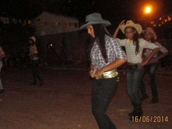 Festa Junina Realizada pelo CRAS - Imagem 11