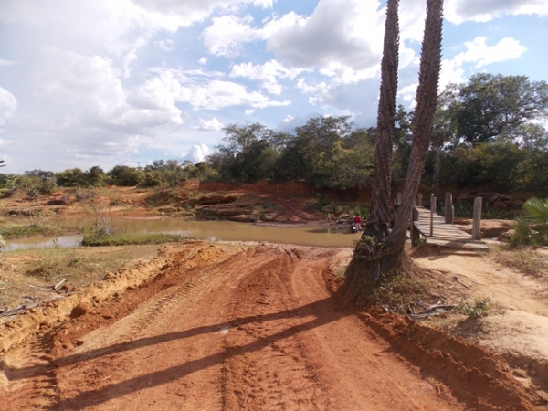 Prefeitura de São Francisco realiza empiçarramento em estradas de comunidades rurais - Imagem 1