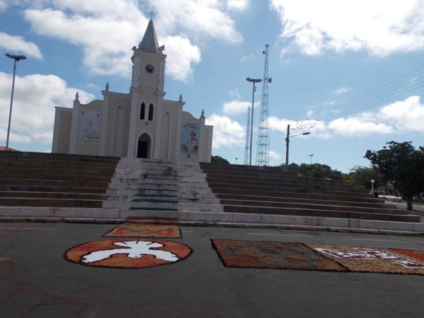  Dia 19 de  Junho dia de corpus christi Com um Lindo Tapete  em Batalha  - Imagem 1