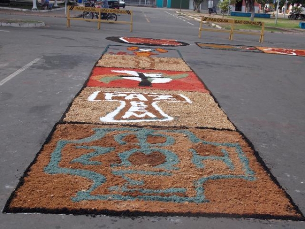  Dia 19 de  Junho dia de corpus christi Com um Lindo Tapete  em Batalha  - Imagem 2