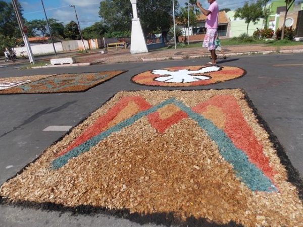  Dia 19 de  Junho dia de corpus christi Com um Lindo Tapete  em Batalha  - Imagem 16