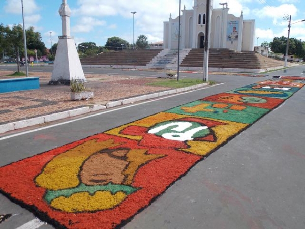  Dia 19 de  Junho dia de corpus christi Com um Lindo Tapete  em Batalha  - Imagem 7