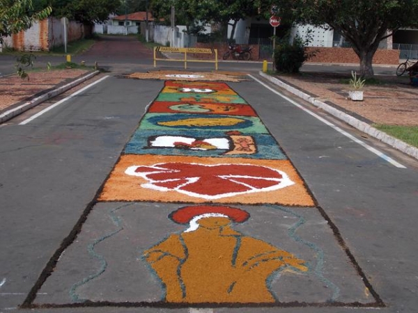  Dia 19 de  Junho dia de corpus christi Com um Lindo Tapete  em Batalha  - Imagem 4
