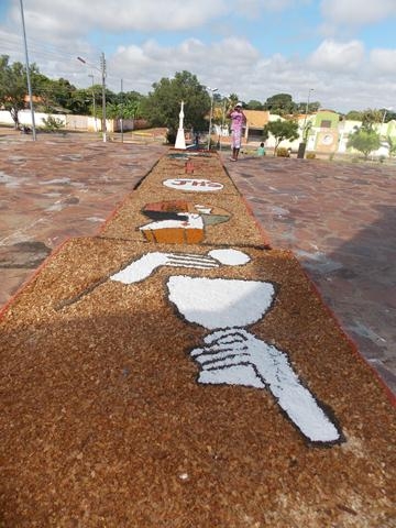  Dia 19 de  Junho dia de corpus christi Com um Lindo Tapete  em Batalha  - Imagem 17