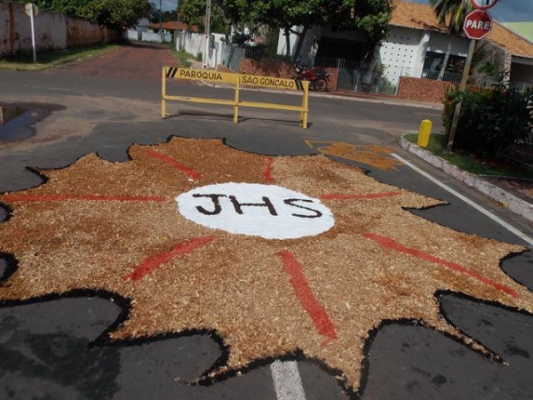  Dia 19 de  Junho dia de corpus christi Com um Lindo Tapete  em Batalha  - Imagem 6