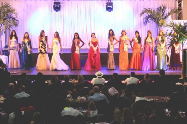 Verbiany Leal, candidata da cidade de Batalha, é eleita Miss Piauí 2014 - Imagem 14