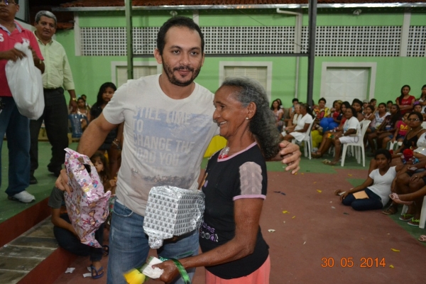 Multidão lota Festa das Mães feita pela Prefeitura de Boa Hora - Imagem 4