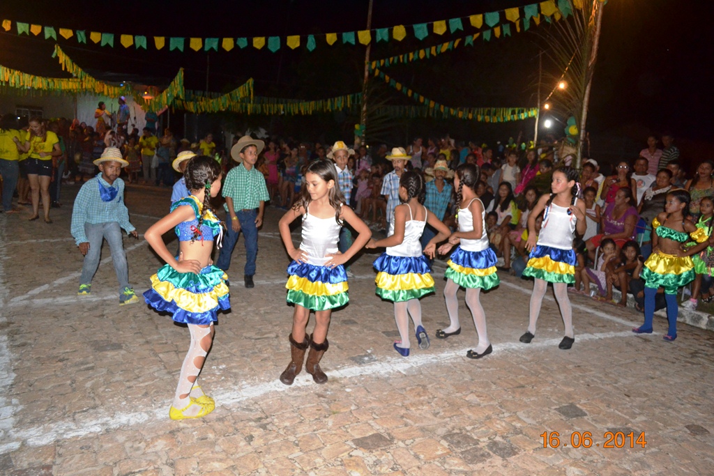Prefeito Zé Resende prestigia grande arraiá da Escola Jose Prudêncio