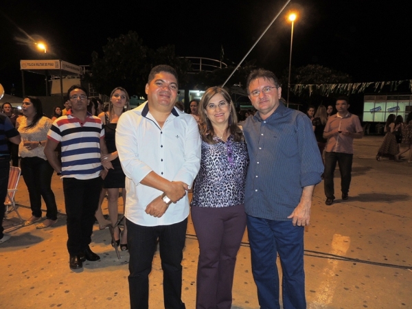 Público prestigia 1ª noite do Festival de Inverno e interage com a cantora Céu - Imagem 19