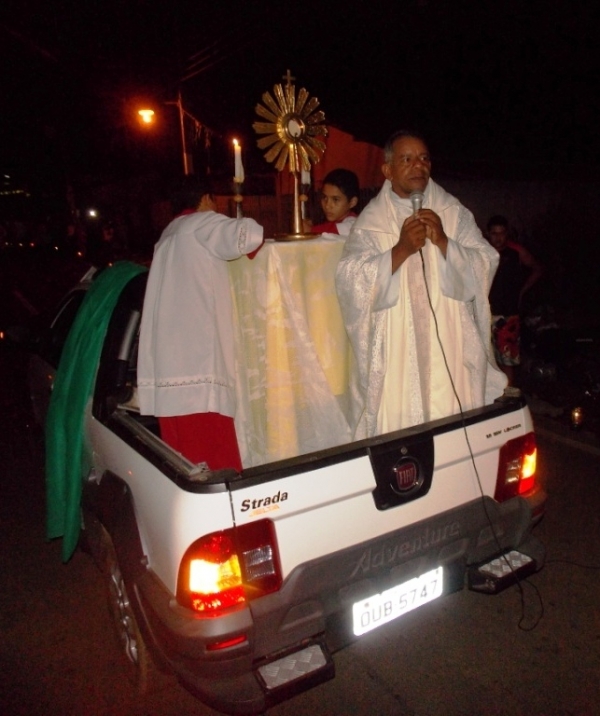 Igreja celebra dia de Corpos Christi  - Imagem 13