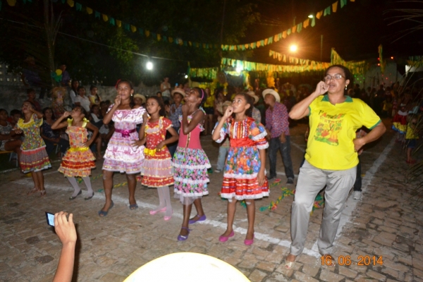 Prefeito Zé Resende prestigia grande arraiá da Escola Jose Prudêncio - Imagem 12