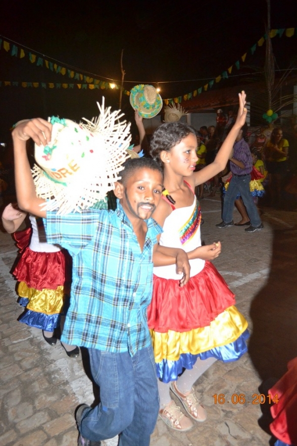 Prefeito Zé Resende prestigia grande arraiá da Escola Jose Prudêncio - Imagem 4