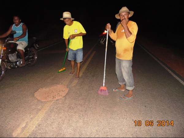 Prefeito Zé Resende inicia e participa de operação tapa-buraco - Imagem 23