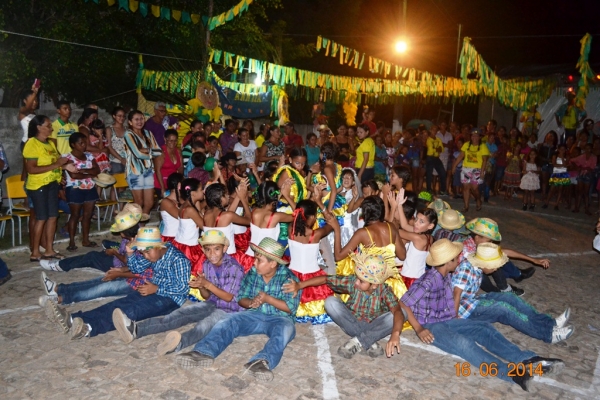 Prefeito Zé Resende prestigia grande arraiá da Escola Jose Prudêncio - Imagem 5