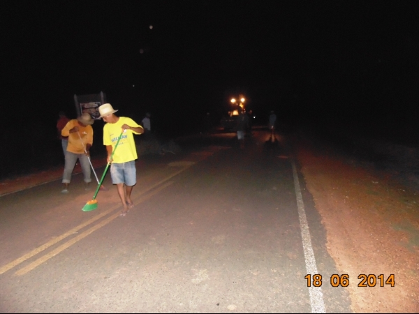 Prefeito Zé Resende inicia e participa de operação tapa-buraco - Imagem 20